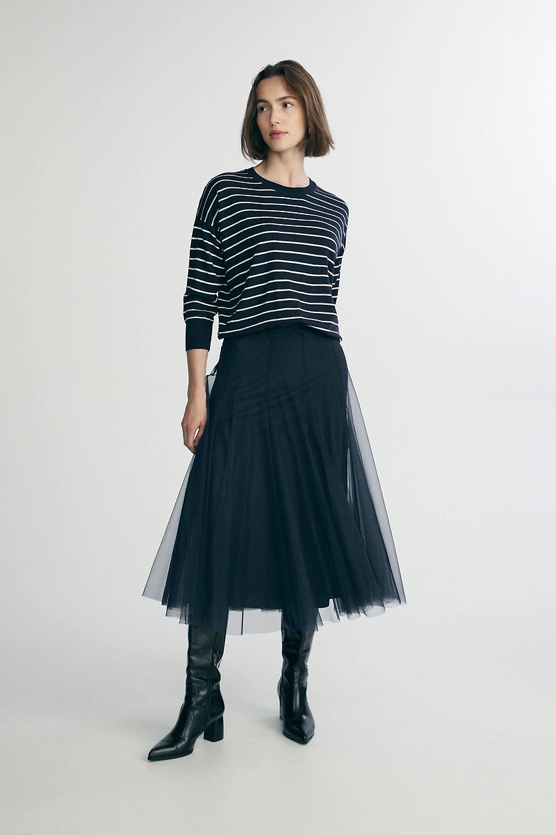 Loose crew neck sweater