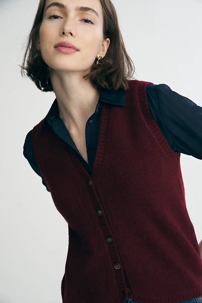 Buttoned sweater vest