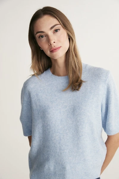 Elbow-sleeve sweater