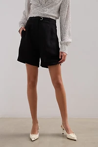 Short taille haute avec ceinture