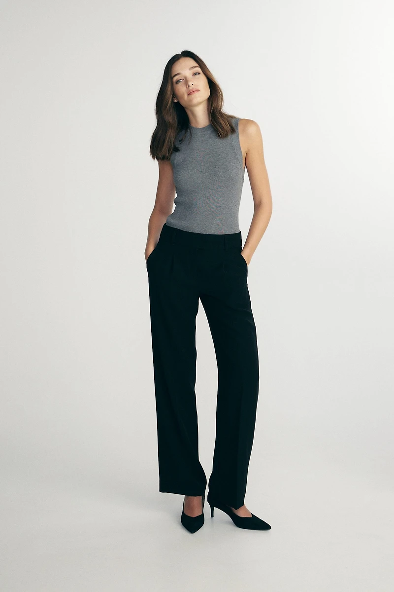 Pant with pleats