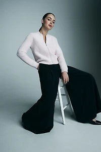 Pleated wide-leg pants