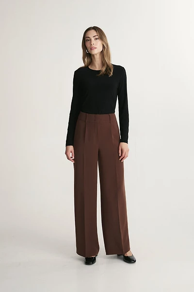 Pleated fluid wide-leg pants