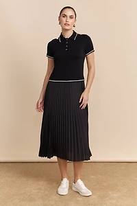 Knitted dress with pleated fabric