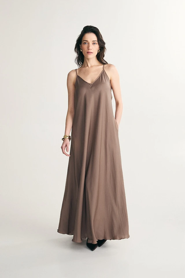 banana republic serenade silk maxi dress Banana Republic Serenade Silk Maxi Dress at Bayshore Shopping Centre in Ottawa, ON