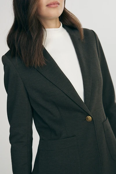 Fitted stretch blazer
