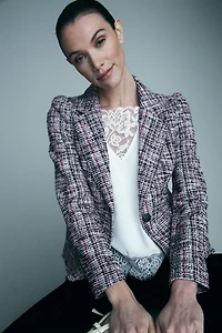 Fitted jacket with puffy sleeve