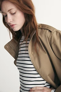 Manteau à col montant