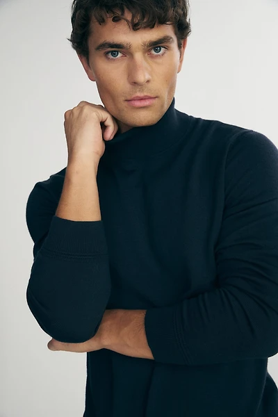Merino wool turtle neck sweater