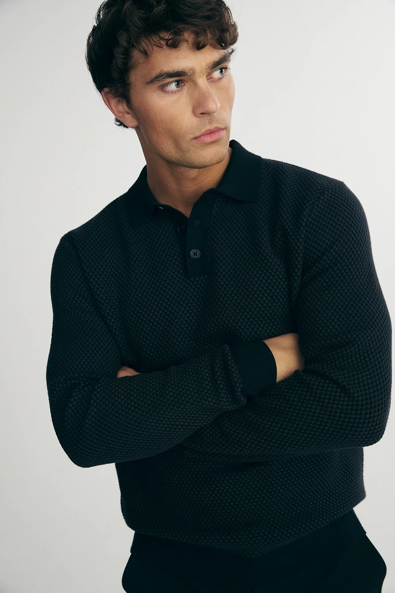 Textured knit sweater with collar