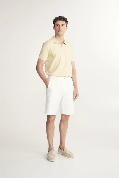 Straight leg bermuda with elastic sides