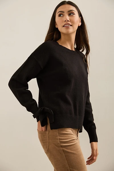 Pull avec boucles aux côtés