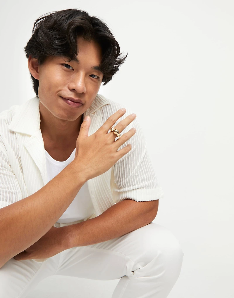 ring with three central beads