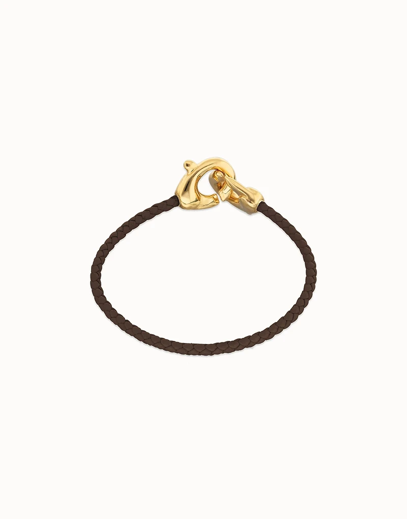 leather bracelet with interlocking carabiner