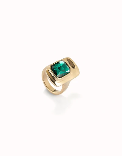 Ring with green crystal