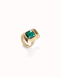 Ring with green crystal