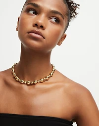 Beaded short necklace