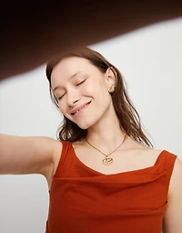 Short pendant chain necklace with small eye