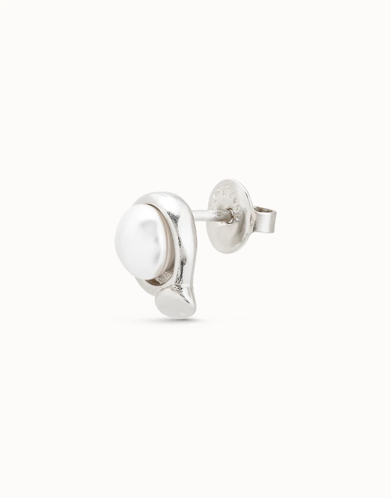 Single Stud Earring With Pearl