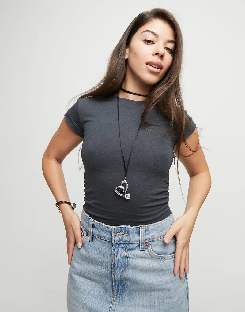 Long pendant and central heart with blue crystal