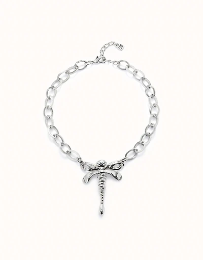 Short link chain necklace with dragonfly
