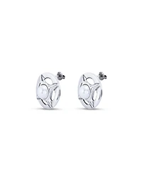Stud earrings with pearl