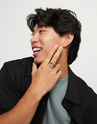 Ring with black crystal