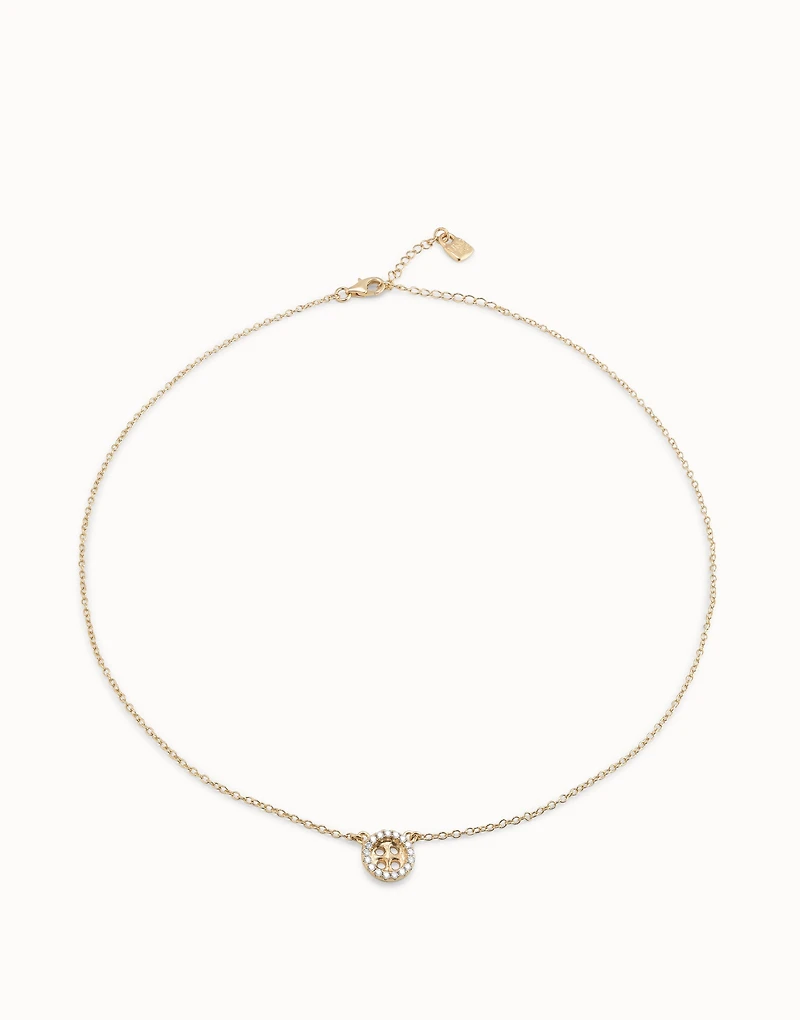 Chain pendant necklace with buttton