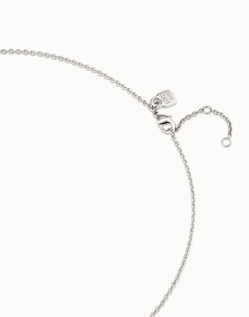 Short chain charm necklace