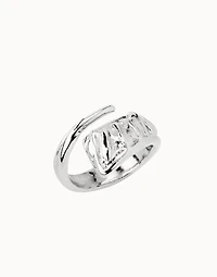 Ring with curved design