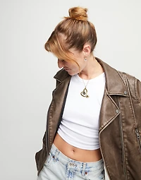 Midsize chain pendant necklace with a large heart