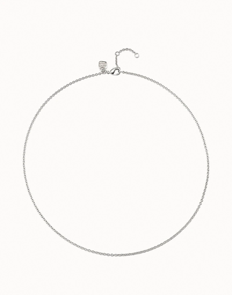 Short chain charm necklace