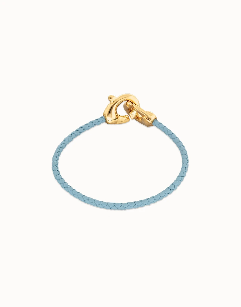 leather bracelet with interlocking carabiner