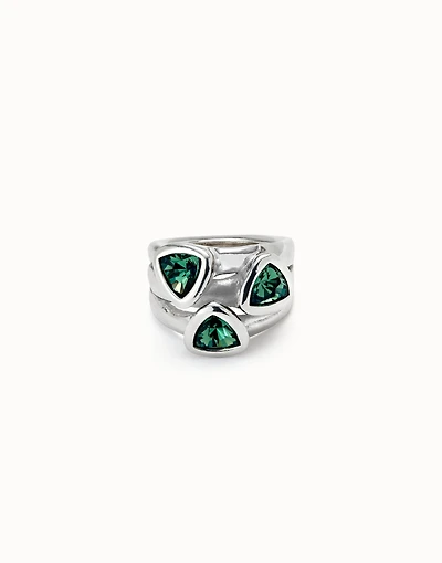 Ring with three green crystals