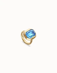 Rectangular ring with blue faceted crystal