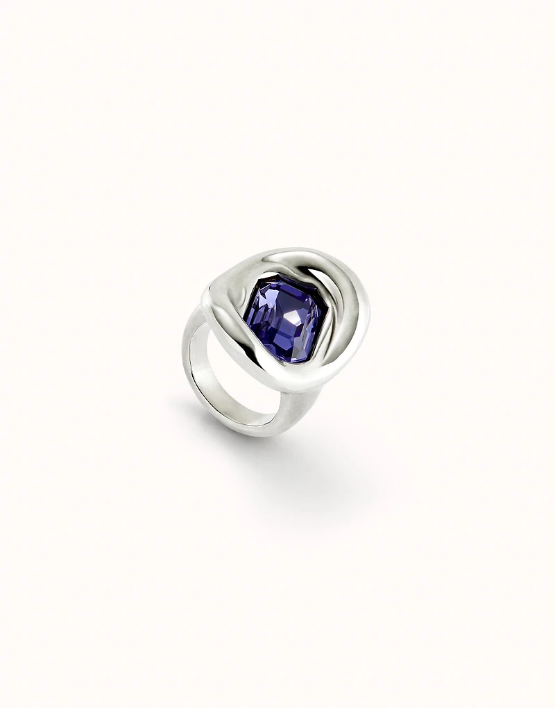 Ring with purple crystal