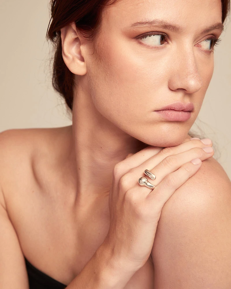 Open organic‑design ring