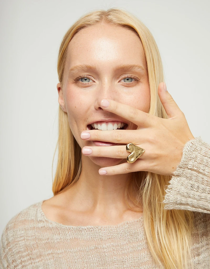 Maxi ring with heart shape