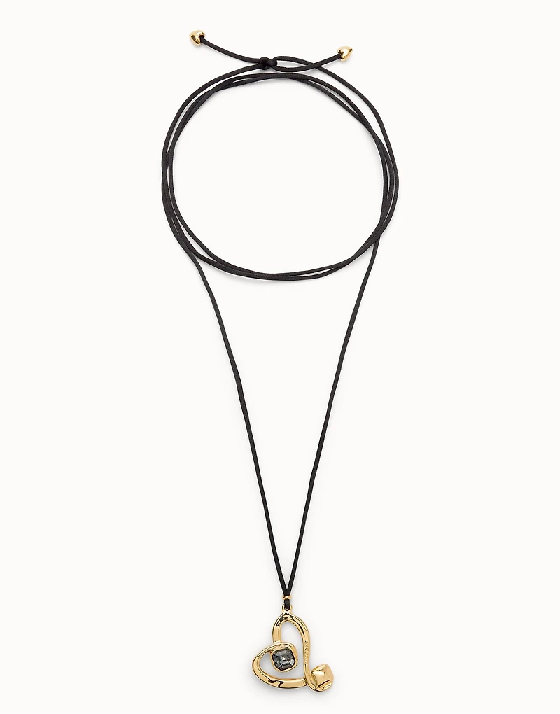 Long pendant and central heart with black crystal