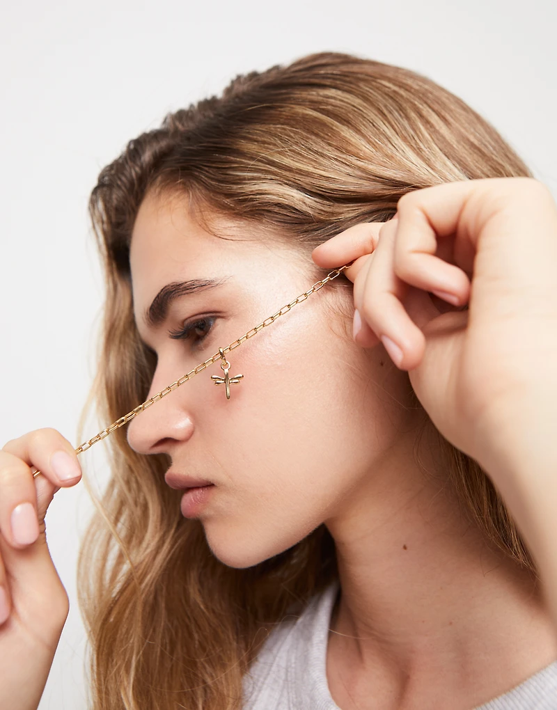 Dragonfly-shaped charm