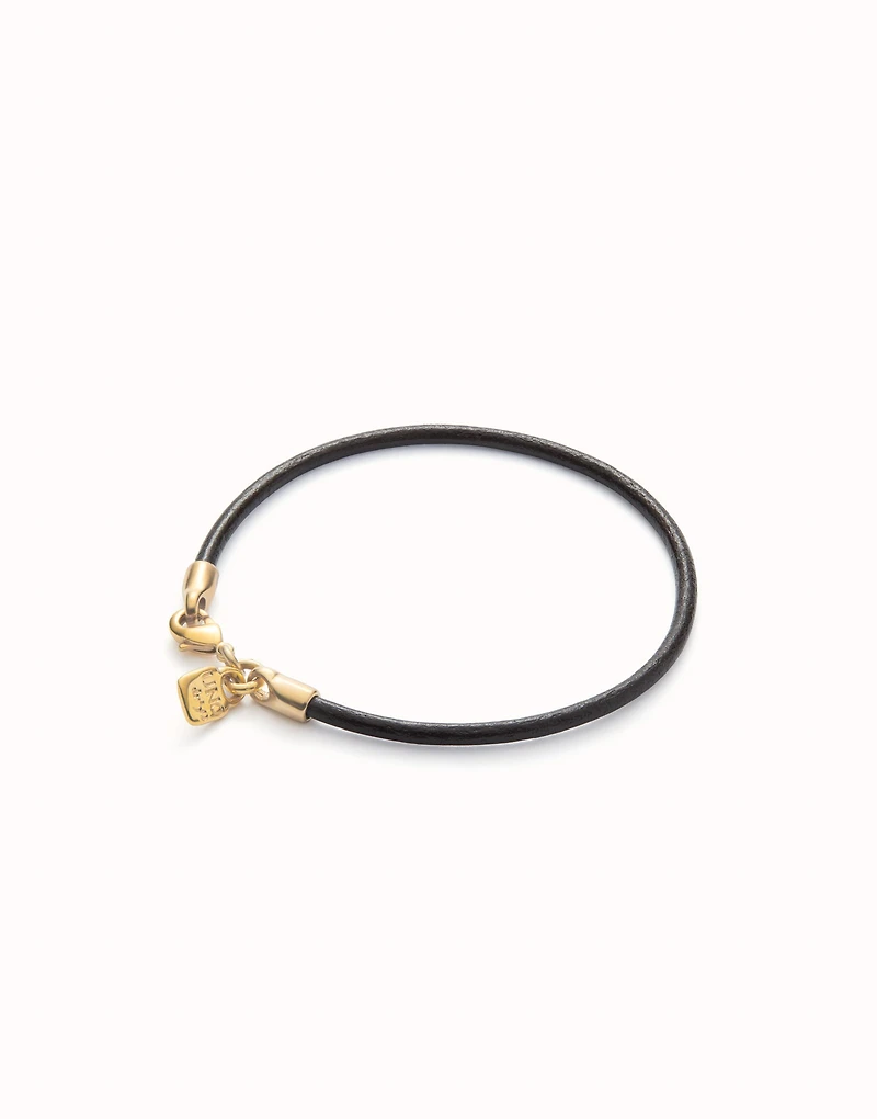 Leather charm bracelet with clasp