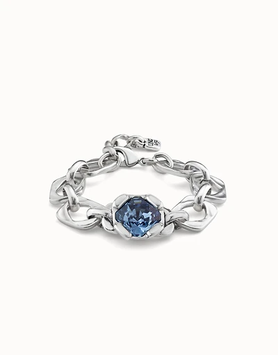 Link chain bracelet with a blue crystal