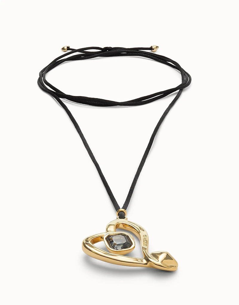 Long pendant and central heart with black crystal