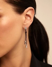 Drop leather earrings
