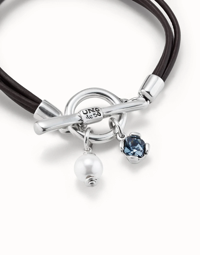 Leather bracelet with a crystal and a pearl