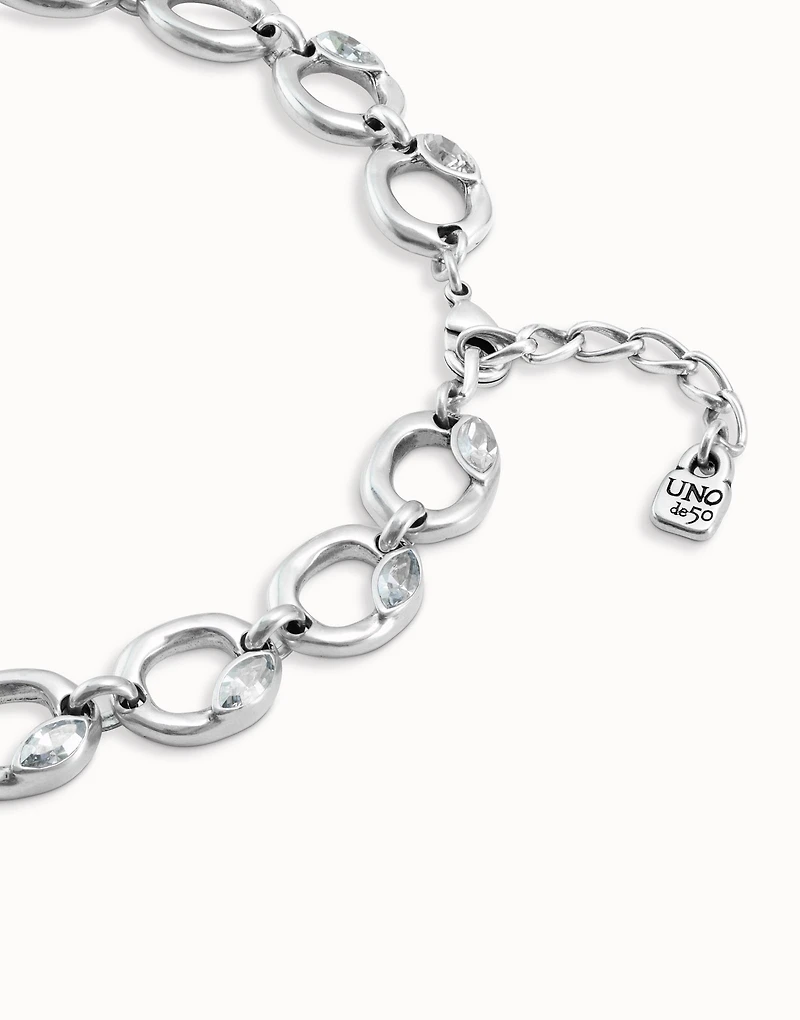 Short oval link chain necklace