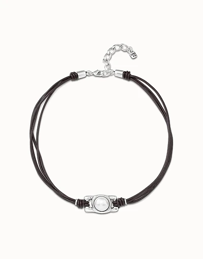 Short leather necklace with pearl