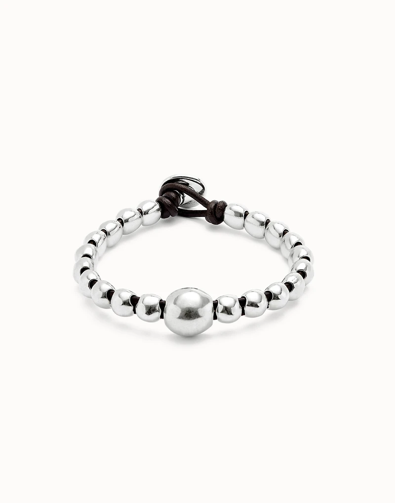Leather bracelet with a large bead