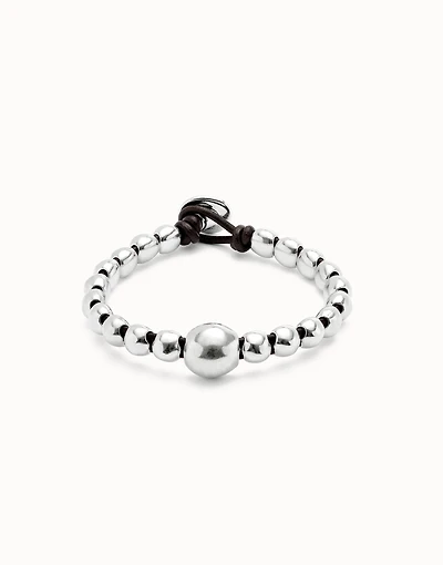 Leather bracelet with a large bead