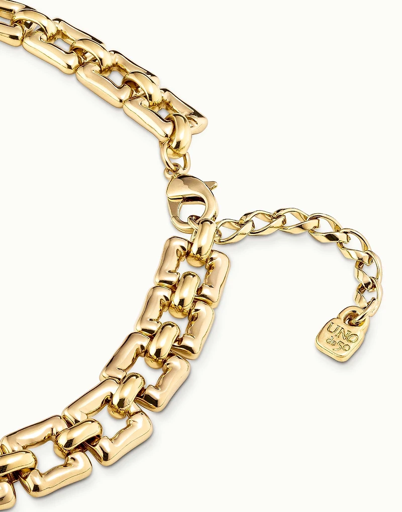 Short square link chain necklace